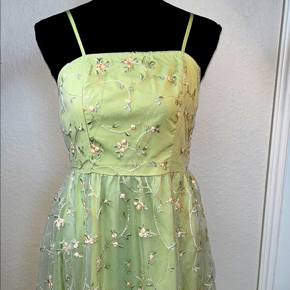 Delicate Light Green Embroidered Spaghetti Strap Dress Junior. Size 13 junior